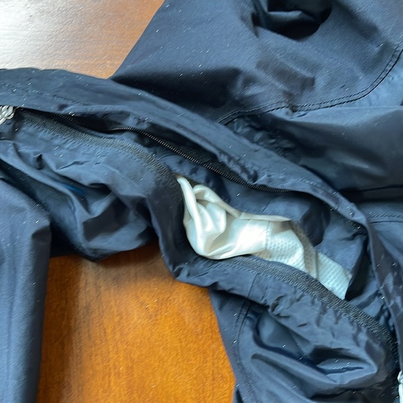 Eastern mountain sports system, 3K rain jacket black, medium - Picture 8 of 11